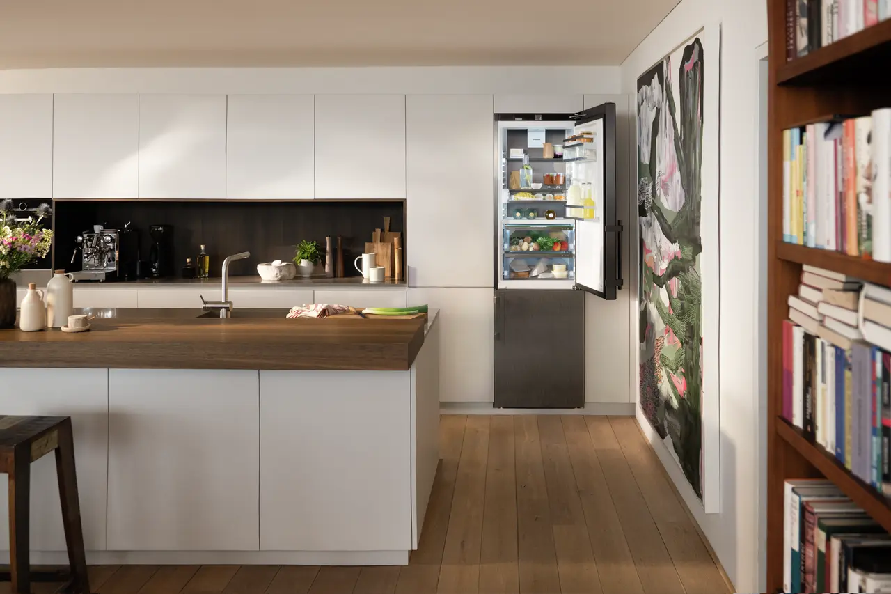 CBNbsa20 575i Combină frigorifică cu BioFresh şi NoFrost - Liebherr